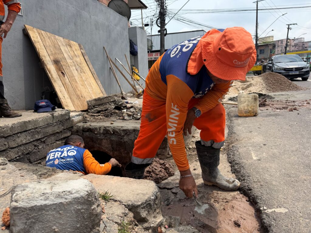 Prefeitura-de-Manaus-desobstrui-caixa-coletora-no-Sao-Francisco-e-reforca-prevencao-contra-alagamentos-4