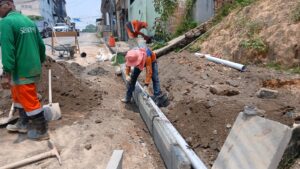 Prefeitura-de-Manaus-recupera-drenagem-profunda-e-avanca-na-recuperacao-de-via-no-bairro-Armando-Mendes-5