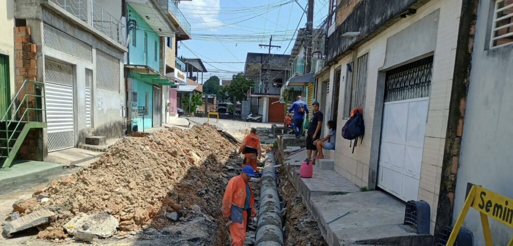 Prefeitura-de-Manaus-substitui-60-metros-de-drenagem-na-comunidade-Mundo-Novo-para-melhorar-escoamento-da-agua-da-chuva-1