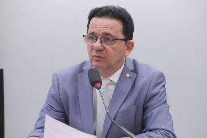 Deputado Júnior Ferrari (PSD-PA) fala em comissão da Câmara dos Deputados