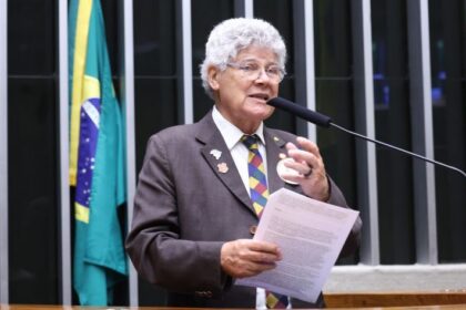 Deputado Chico Alencar (Psol-RJ) fala no Plenário da Câmara dos Deputados